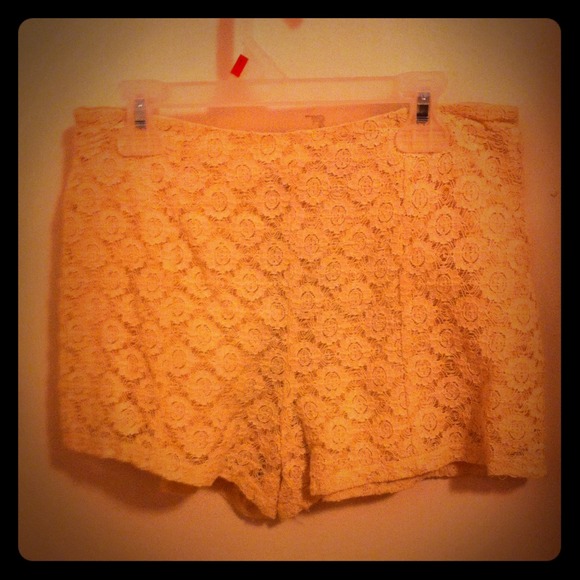 Forever 21 floral lace shorts