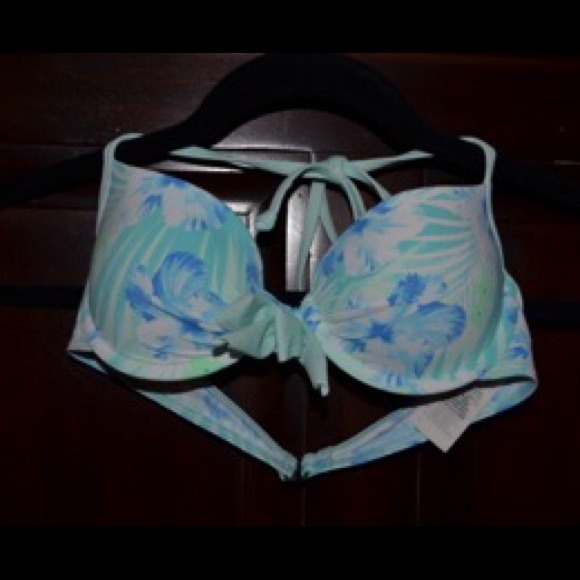 Hollister push-up bikini top