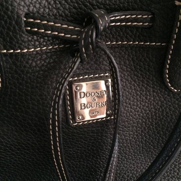 AUTHENTIC Dooney & Bourke bag! - Picture 2 of 4