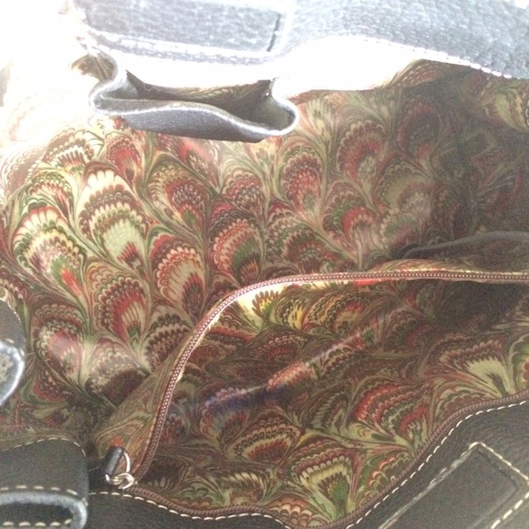 AUTHENTIC Dooney & Bourke bag! - Picture 3 of 4