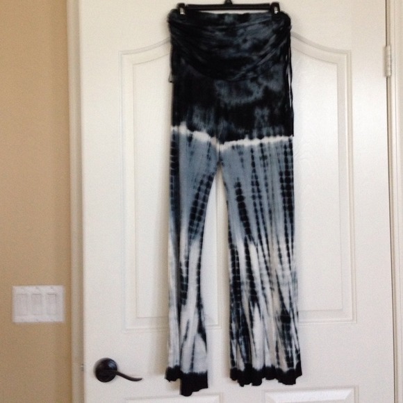 Tie dye, loose fit yoga pants!