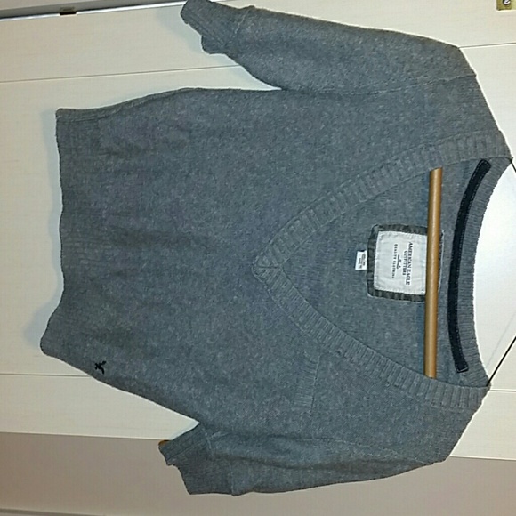 Cropped grey sweater
