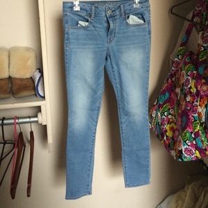 Light wash American Eagle Jeggings