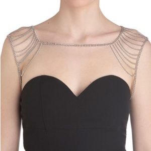 Chain shoulder drape