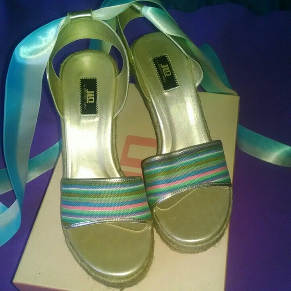 Jennifer Lopez Wedges - Picture 3 of 4