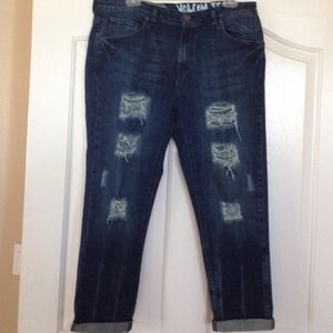 Volcom distressed capris! NWOT!