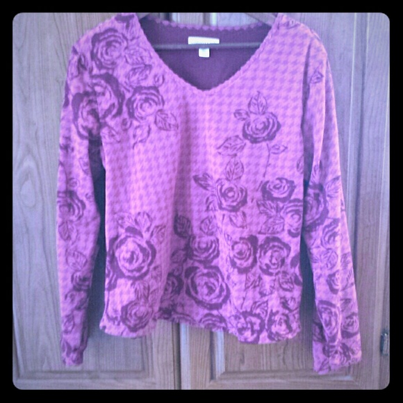 Extremely warm fleece top so warm