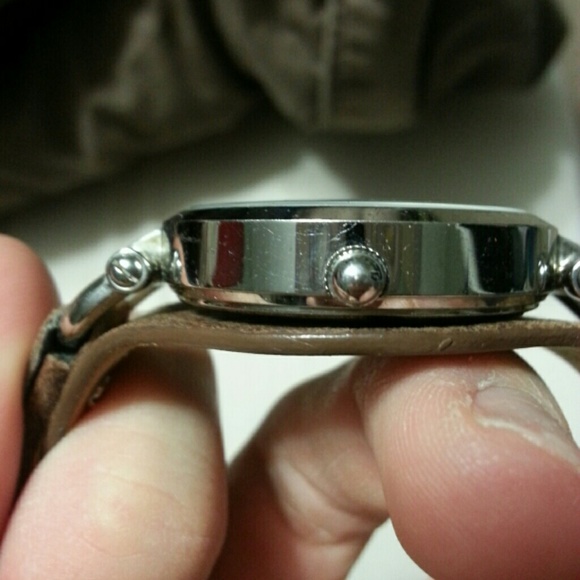 FOSSIL WATCH! - Picture 3 of 4