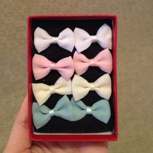 4 Pairs of Bow Earrings