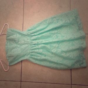 Gorgeous spring dress!