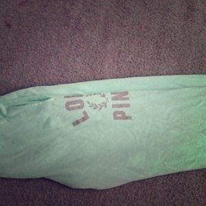 selling greenish sweatpants worn once and good fit