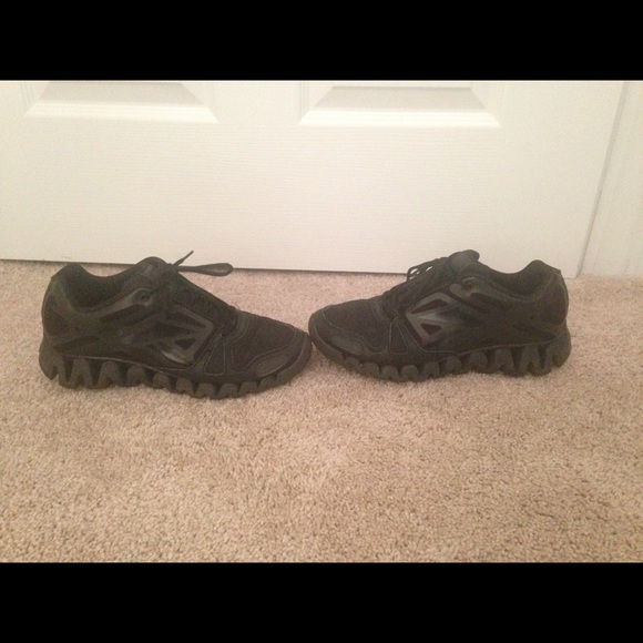 Reebok women's zig tech sneakers