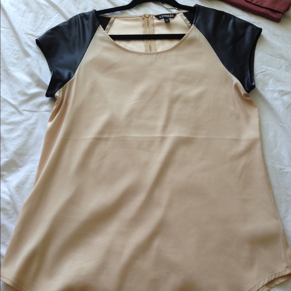 Off white top