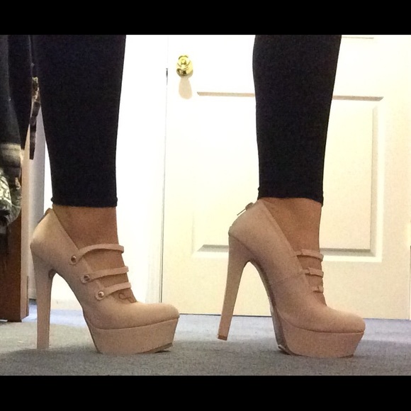 Baby pink zip up pumps