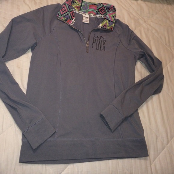 Athletic half-zip up