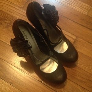 Madden girl high heels size 9 flower on outside