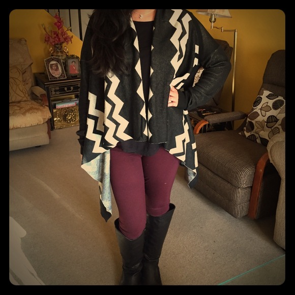 Sweaters - ❌HOLD❌Oversized Chevron Cardigan