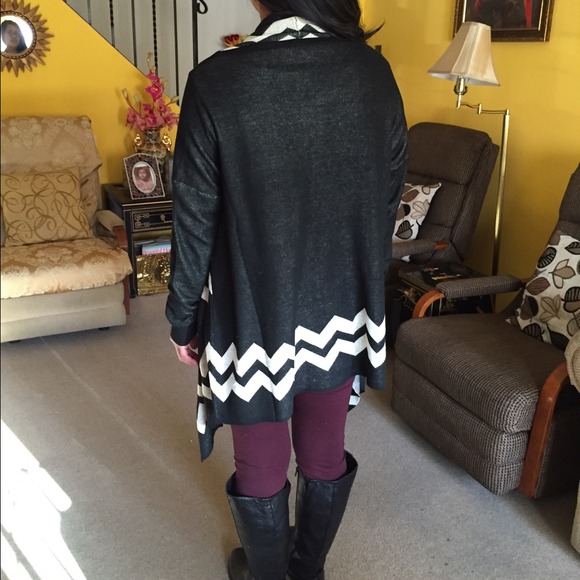 ❌HOLD❌Oversized Chevron Cardigan - Picture 3 of 3
