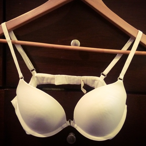 Gilly Hicks Other - ••• White Gilly Hicks Reese Push' Em Up Bra