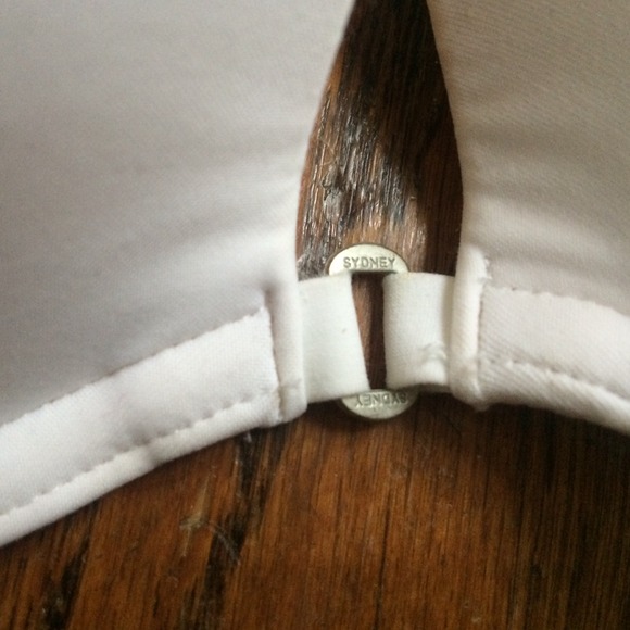 ••• White Gilly Hicks Reese Push' Em Up Bra - Picture 2 of 3