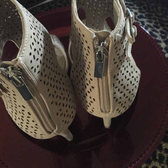 Shoes - Picture 2 of 4