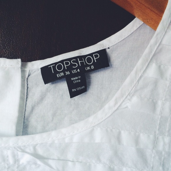 🚫SOLD IN BUNDLE Topshop | White pintucked blouse - Picture 4 of 4