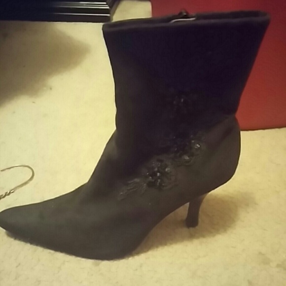 👢🙊Like New Boots🙊👢 - Picture 2 of 2