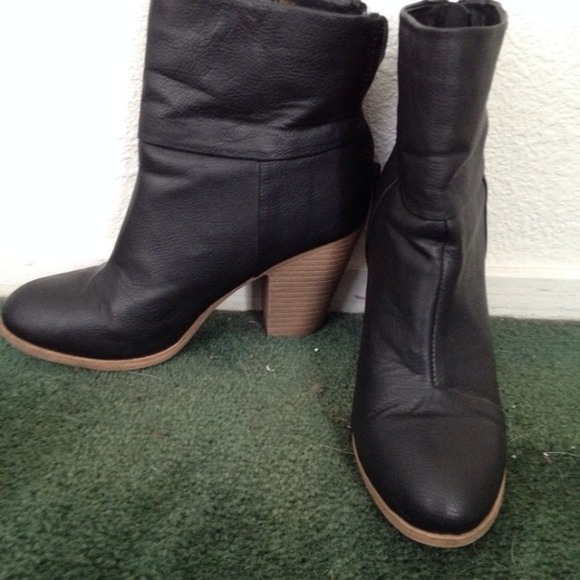 Ankle boots
