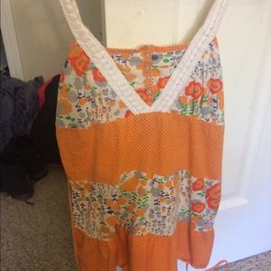 Tank top with a floral design