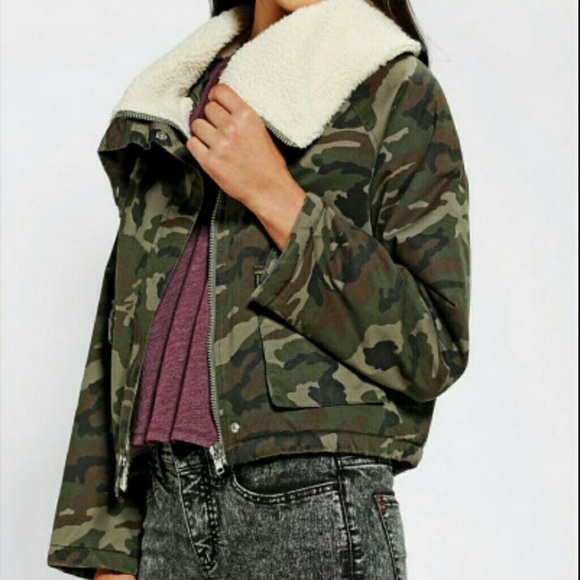 UNIF × Urban Outfitters Sherpa Lined Bomber Jacket - Picture 2 of 7