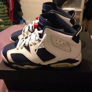 Olympic 6s SIZE 4.5Y