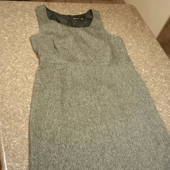 Dress - Picture 4 of 4