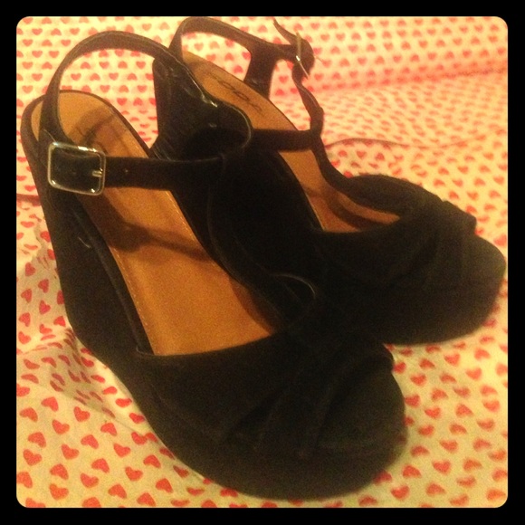 Soda Platform Sandals