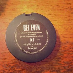 Benefit Get Even face powder