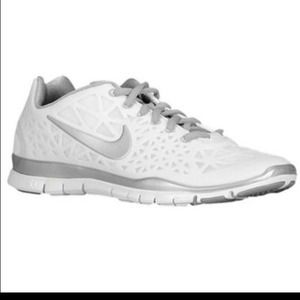 White Nike Free TR Fit 2