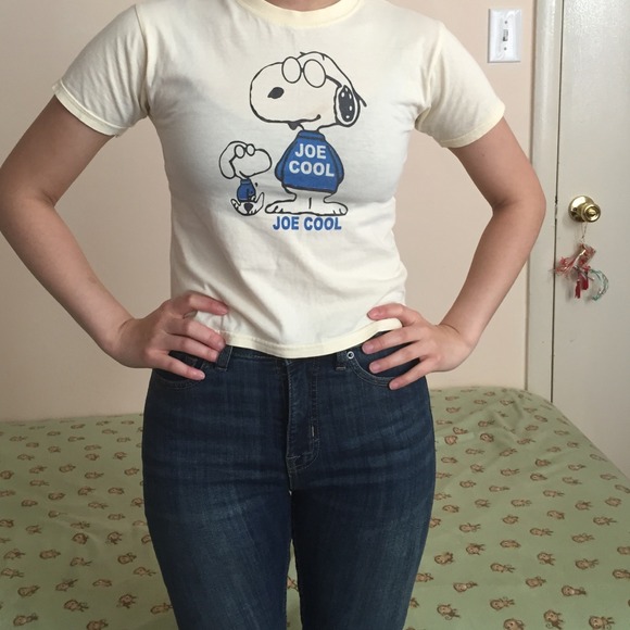 Small snoopy t shirt