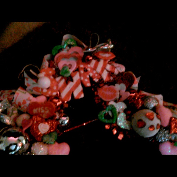 Valentine's Day wreath - Picture 2 of 4
