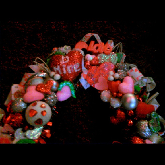 Valentine's Day wreath - Picture 3 of 4