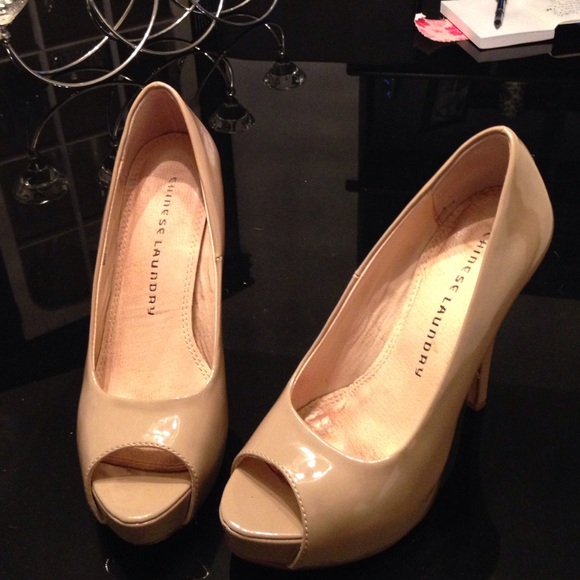 Chinese Laundry Nude peep toe platform heels - Picture 2 of 4
