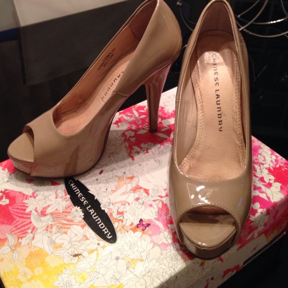 Chinese Laundry Nude peep toe platform heels - Picture 4 of 4