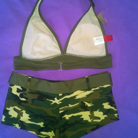 Bikini - Picture 2 of 4