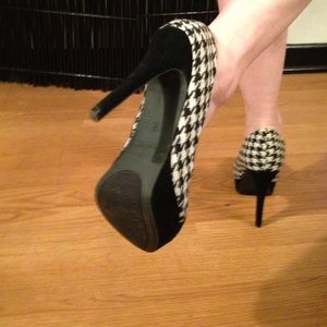 Black suede and houndstooth platform BRAND NEW!