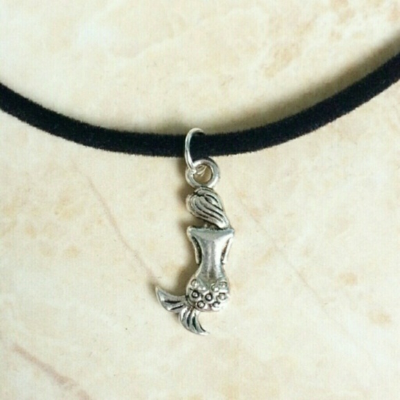 Brandy Melville Jewelry - Mermaid choker