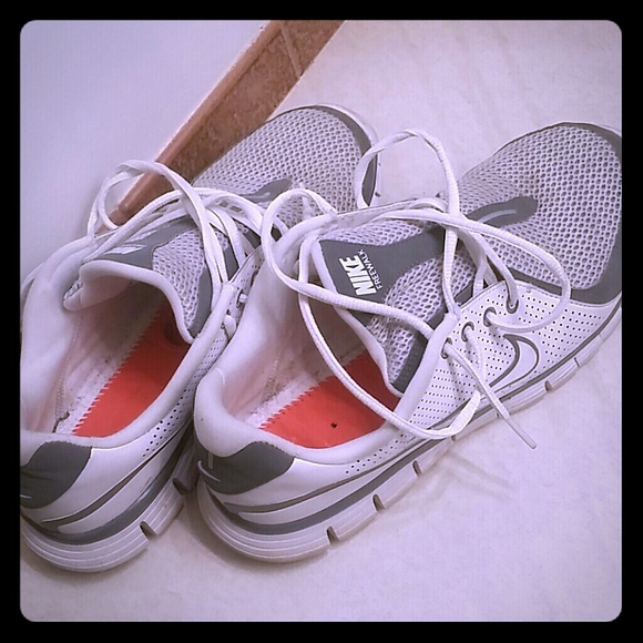 Mens NIKE Freewalk