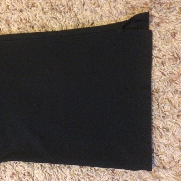 Nike Dry fit Crops - Picture 3 of 4