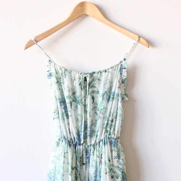 ZARA Flower Print Dress. Feminine and Delicate. XS