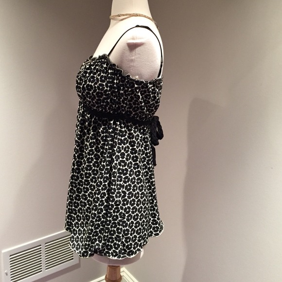 Max Studio Black and White Empire Waist Top - Picture 3 of 6