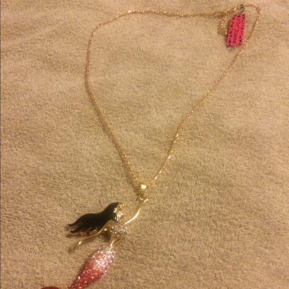 🚫sold in bundle🚫 betsey Johnson mermaid necklace - Picture 3 of 4