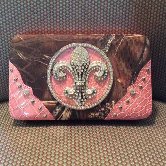 Clutches & Wallets - NEW Pink and Camo Wallet