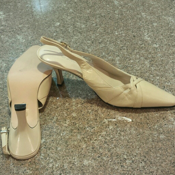 Shoes - Picture 2 of 4